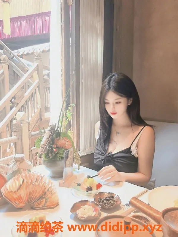 北京楼凤-南京溜溜梅，166cm高龄08妹，陪浴诱惑