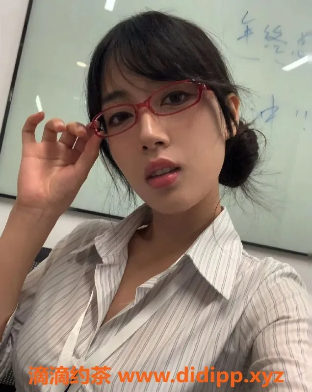 北京楼凤资源信息,南三环柯柯老师，大胸强气高挑美女，服务多样！