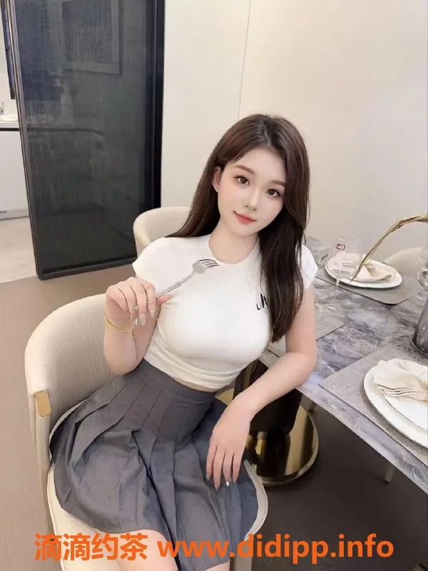 广州楼凤-天河御姐莫晓婷，7P大胸服务等你来体验