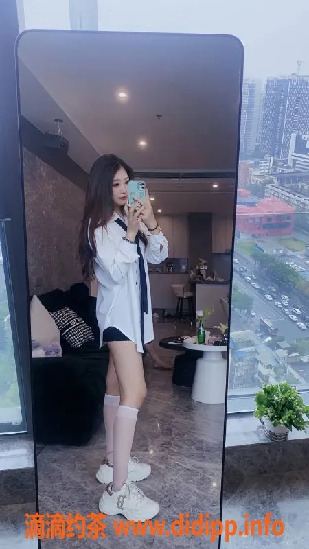 深圳楼凤-南山新人冰冰，170cm大C美女23岁超热情相伴