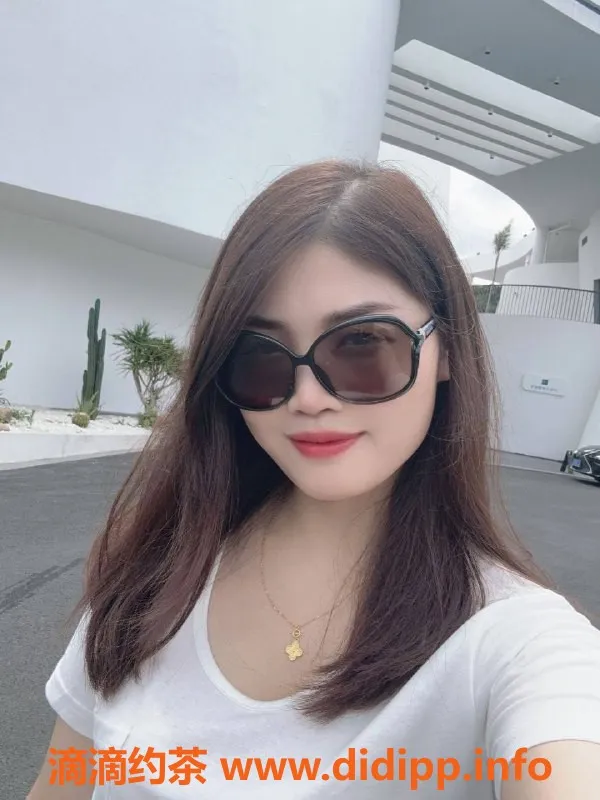 广州楼凤-佛山雪莉，课费500p，尽享贴心服务