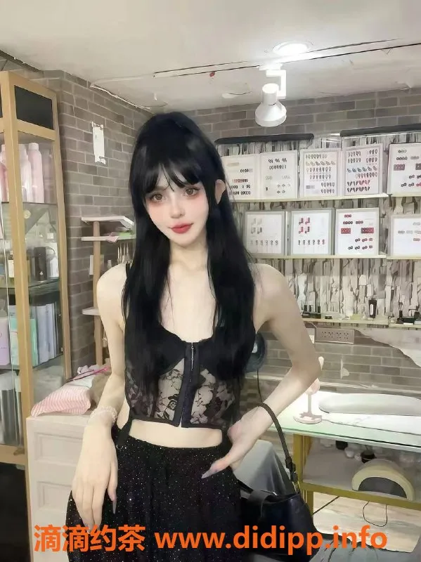 南京楼凤-雨花台区金豆，172cm白皙小姐姐，21岁700p起