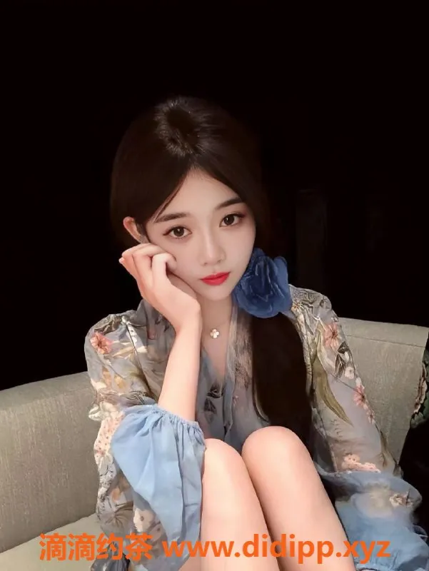 深圳楼凤资源信息,南山清纯小女友，完美身材，制服诱惑