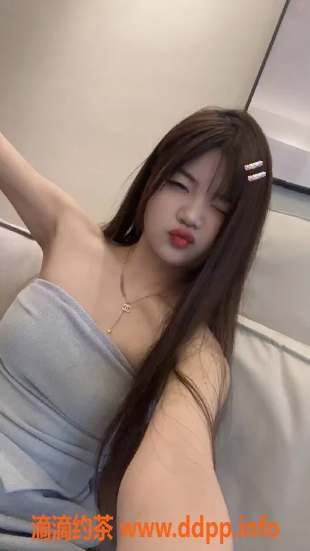 深圳楼凤-宝安区小狐狸御姐，1200起，蛇吻畅享！