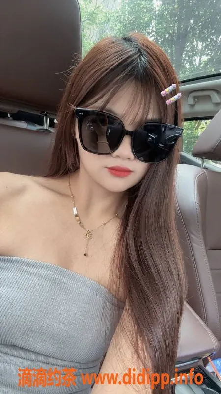 深圳楼凤-宝安区小狐狸御姐，1200起，蛇吻畅享！