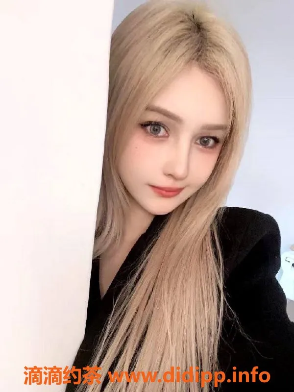 深圳楼凤-南山区御姐依娜，1300P体验蛇吻制服服务