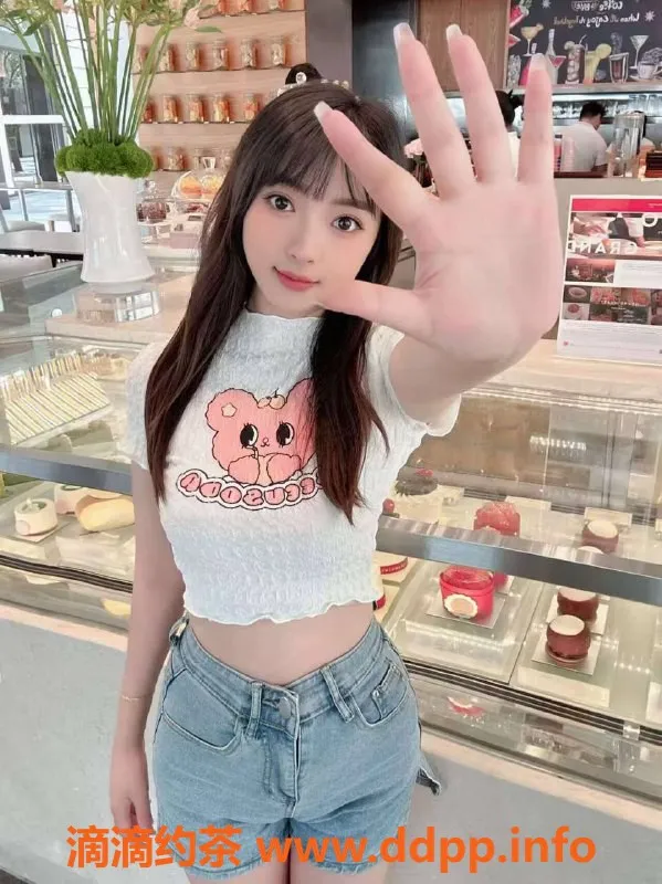 深圳spa会所-深圳龙华95后全裸服务，双飞套餐超值