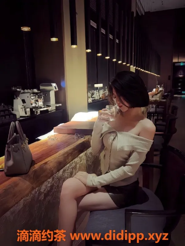 成都楼凤-金融城御姐七七，身材颜值俱佳