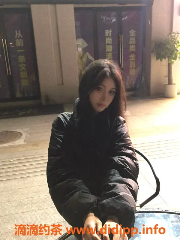 广州楼凤-广州天河小椰子，800元享舌吻和鸳鸯浴