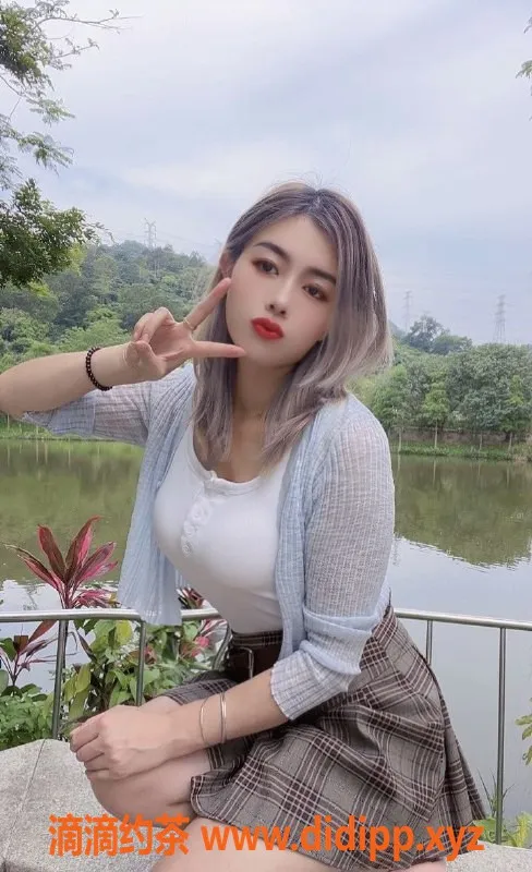 深圳楼凤-深圳樱子，大胸服务，低至600元