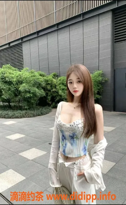 深圳楼凤-南山清纯小女友，制服诱惑服务，1p只需1098