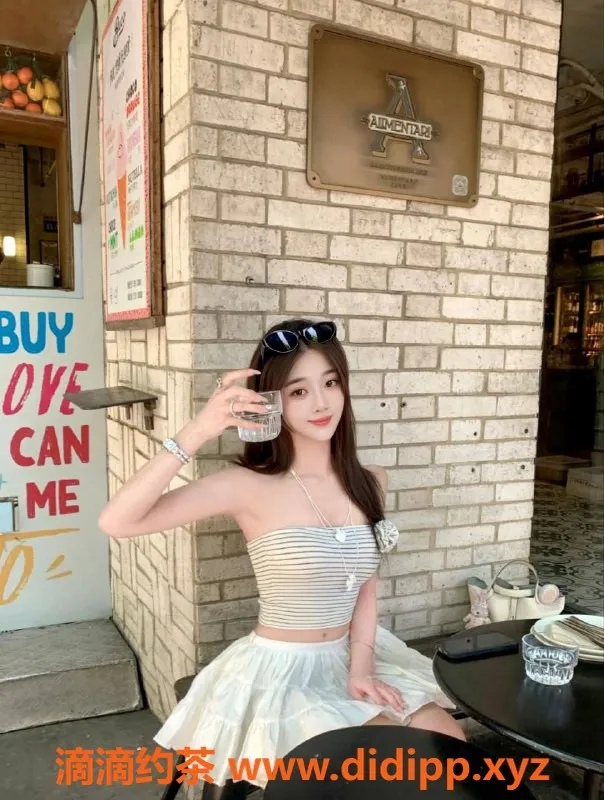 深圳楼凤-南山清纯小女友，制服诱惑服务，1p只需1098