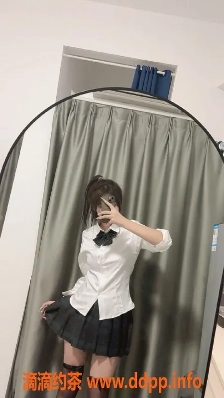 深圳楼凤-龙岗梦星老师，1000起，制服丝袜服务