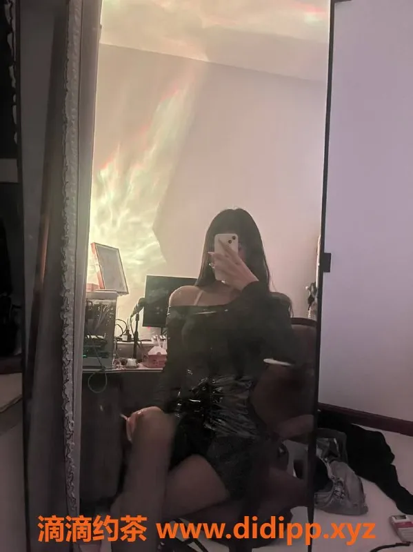 上海楼凤-普陀嫩妹阿情 170高 50体重 900起