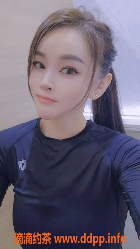 深圳楼凤-南山甜儿，900元享鸳鸯浴与制服服务