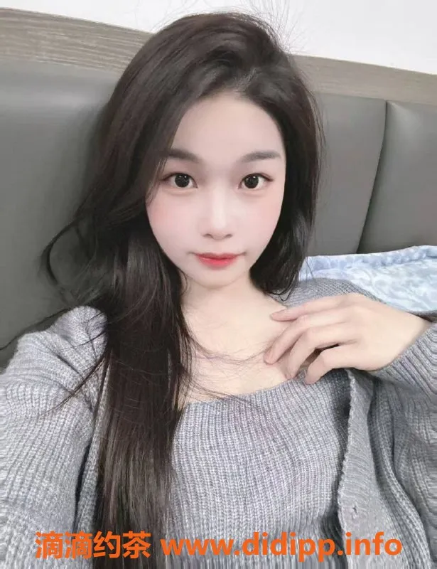 东莞楼凤-南城小颖 24岁 小巧玲珑 温柔服务