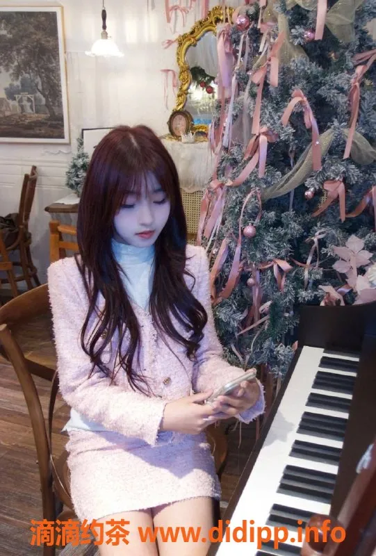 深圳楼凤-宝安米可儿，舌吻69服务850起