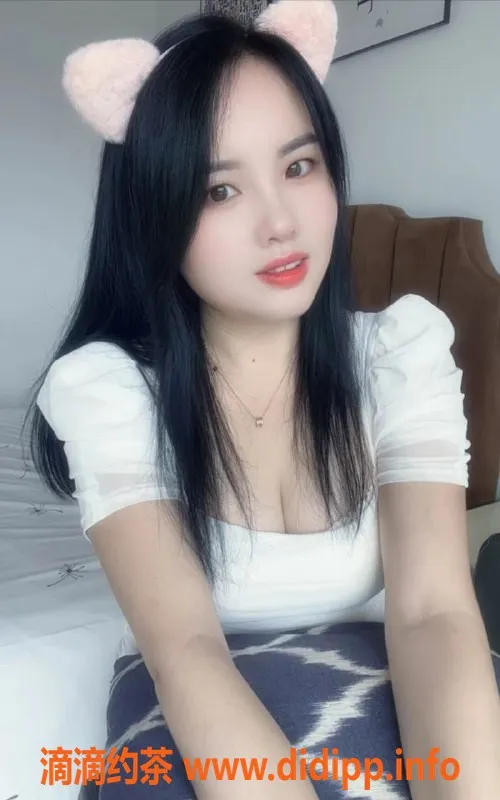 广州楼凤-白云雪雪，超级大胸夜课服务等你来体验！