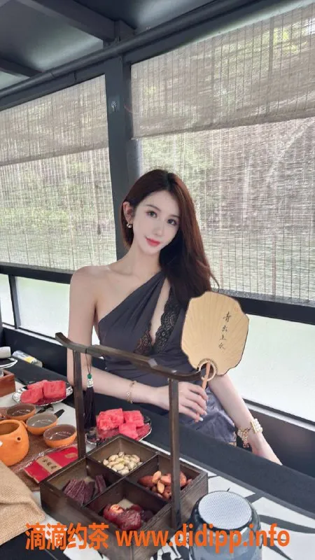 深圳楼凤资源信息,南山兰兰，1800起，舌吻制服服务