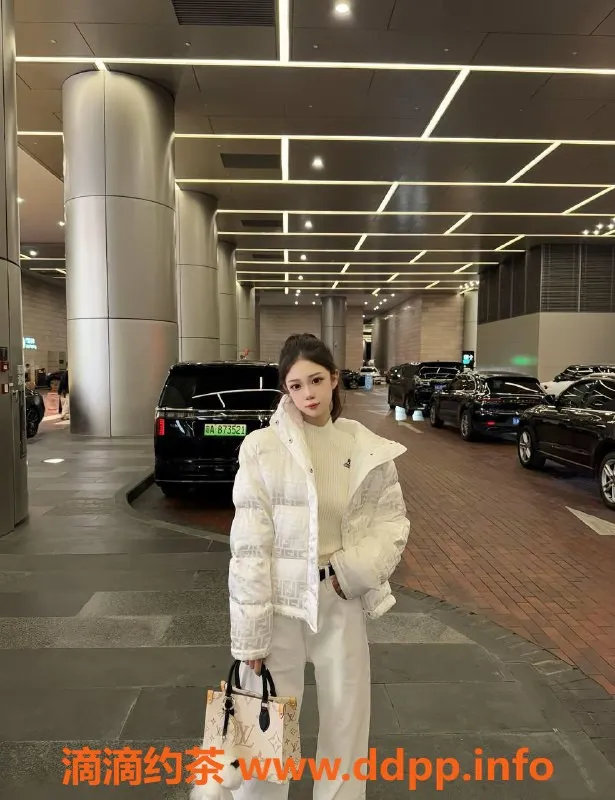 广州楼凤-广州天河夏浅浅，900元胸推臀推服务等你体验！