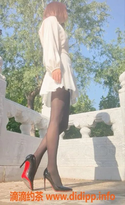 北京spa会所-朝阳野蔷薇，165cm E罩杯女王范，888起