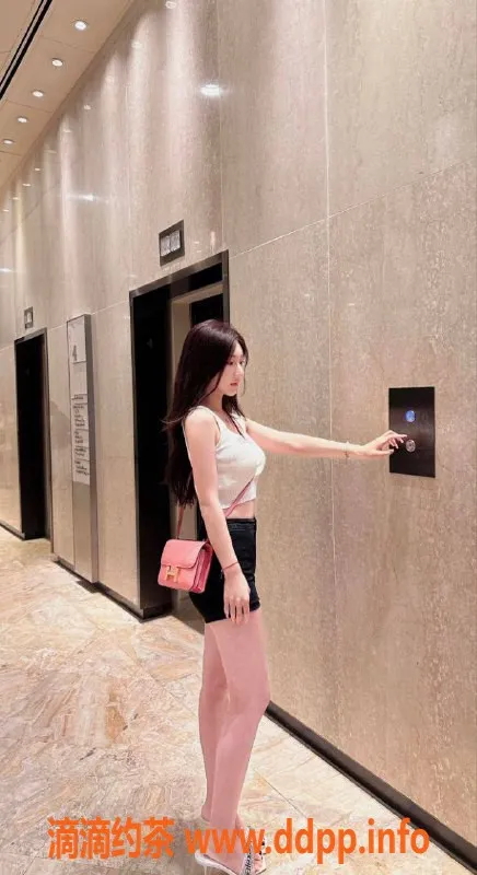 上海楼凤-徐汇何语微微，身高167，价格1200p起