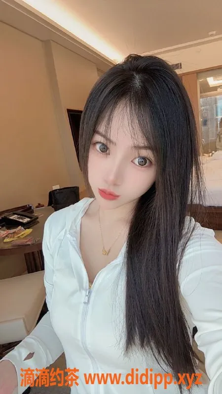 佛山楼凤-禅城若汐：21岁新人，36E雪白美胸，500元/课