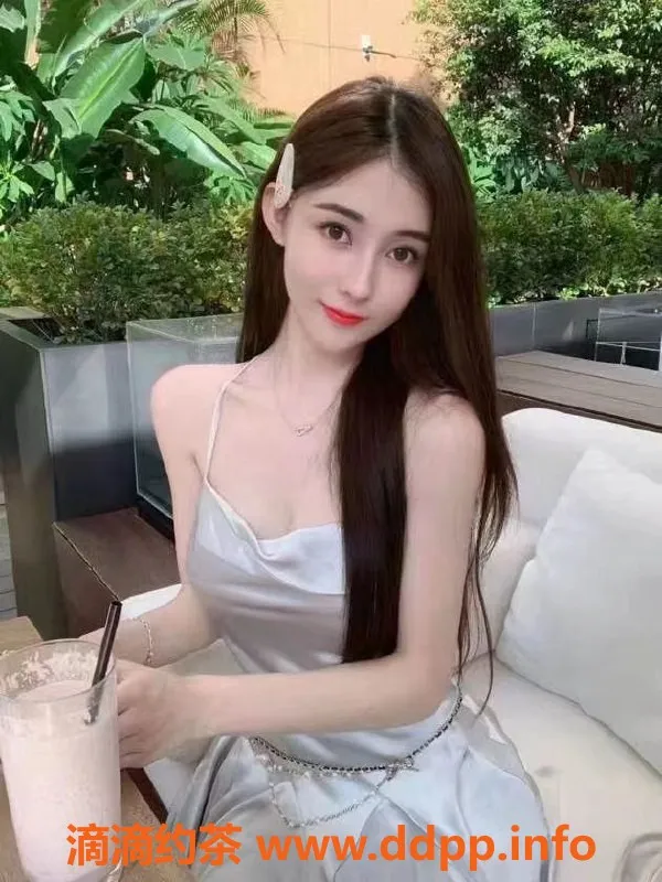 北京楼凤-朝阳小白兔，25岁女友感服务，性感34C魅力