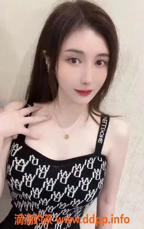 北京楼凤-朝阳小白兔，25岁女友感服务，性感34C魅力