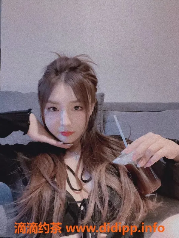 北京楼凤-朝阳公园附近依依，170身高，98体重，学生风情