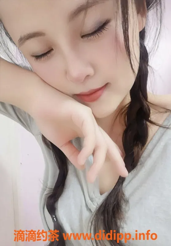 北京楼凤-朝阳桃子，163cm，52kg，百元档陪浴等服务