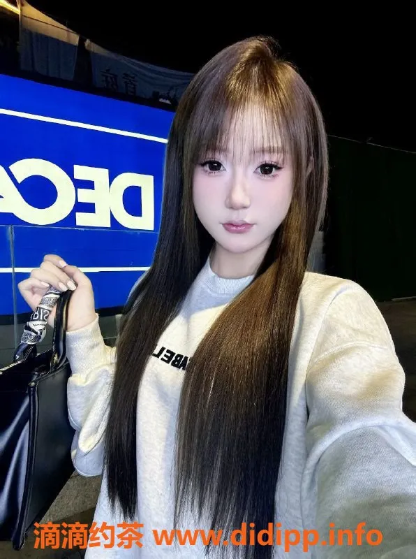 南京楼凤资源信息,鼓楼区颜值系嫩妹叮叮，171cm，1000P起