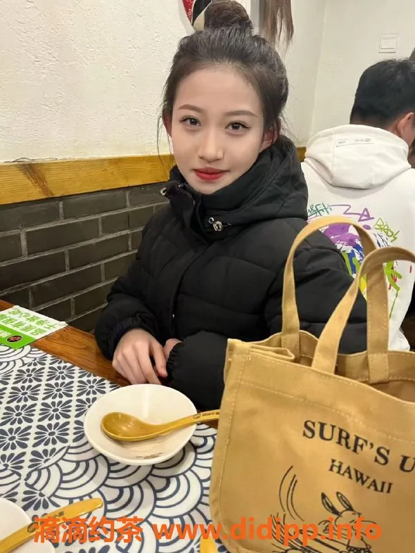 成都上门服务-成都19岁高挑嫩妹宝宝，服务超棒！