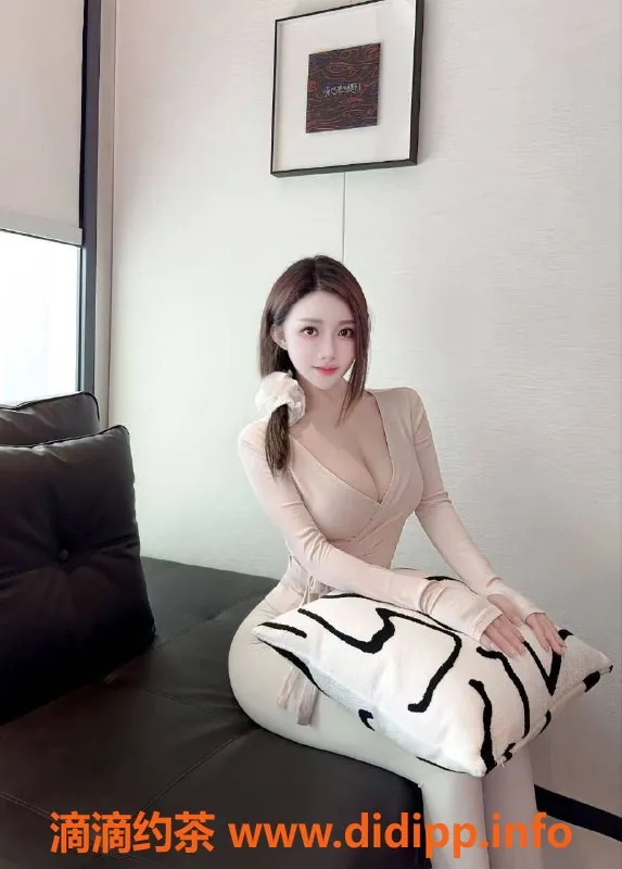 东莞楼凤-南城嫩模姐姐，贴心服务，仅需500元起