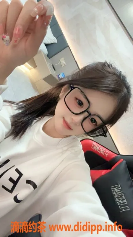 东莞楼凤-大朗婷婷 160CM 44KG C+无科技 热情服务