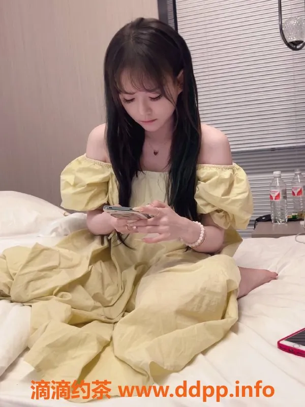 北京楼凤-朝阳嫩妹琳琳，20岁160cm，85斤C胸，1000起