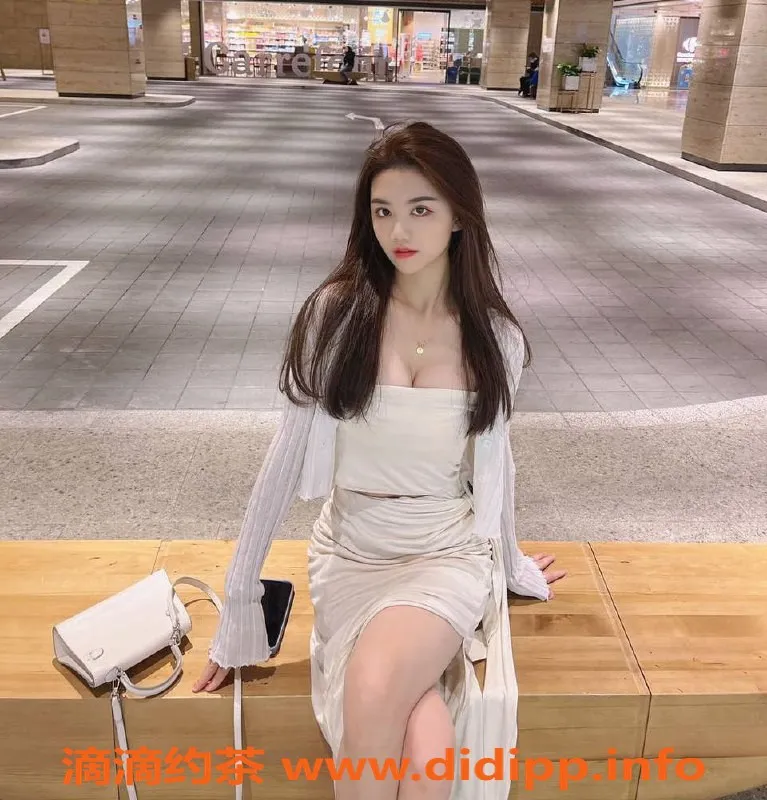 上海楼凤-浦东小呆：168高挑、49轻盈嫩妹