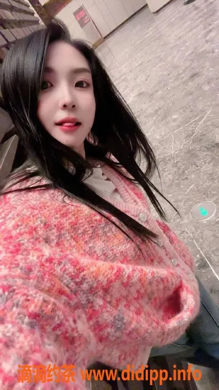 北京楼凤-朝阳奶昔，24岁165cm，96斤D罩杯女友系服务