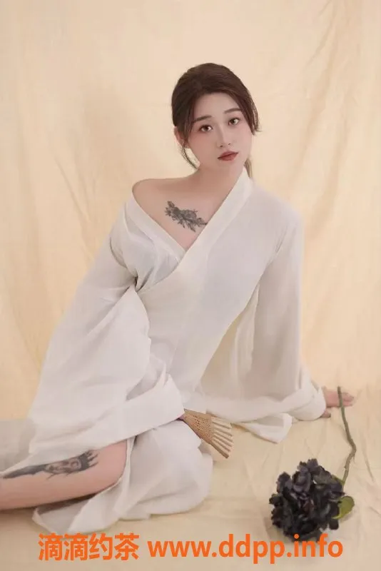 北京楼凤-朝阳六六：20岁清纯女友系，身高163，服务1200元