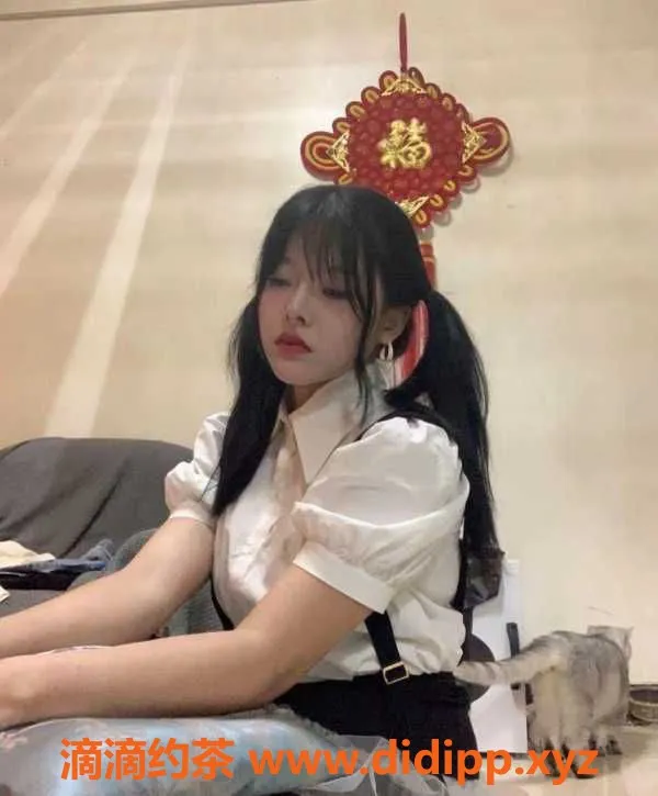 深圳楼凤-南山嫩妹小露，21岁，170cm，700元一次