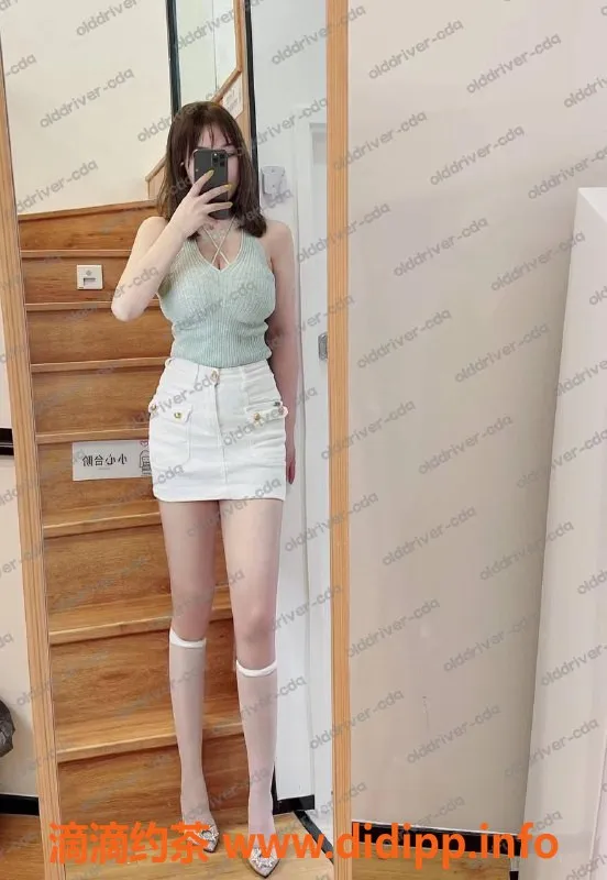 成都楼凤资源信息,成华区林冉冉，24岁D罩杯，享受700p多种服务