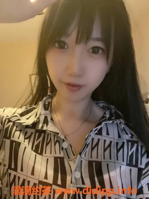 深圳楼凤-深圳南山大长腿嫩妹，900元起分享好服务