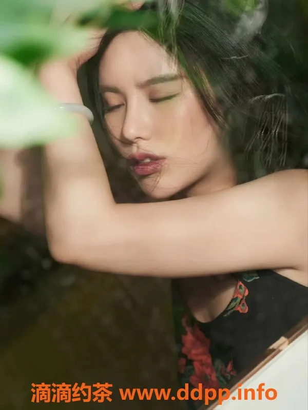 北京楼凤-通州23岁唐玄奘，168cm 94斤 36C颜值服务