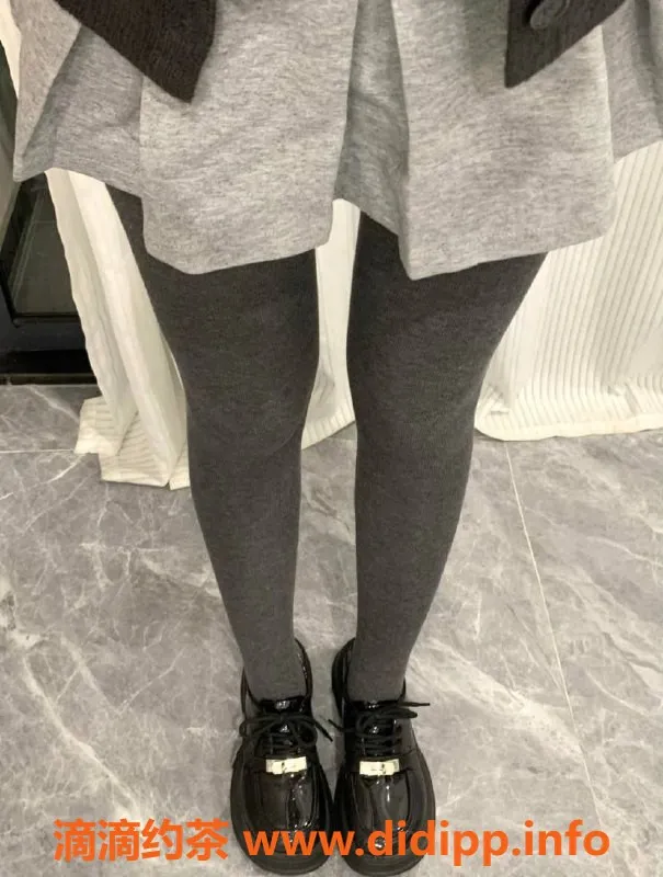 北京spa会所-朝阳娜宝，26岁，161cm，49kg，服务控，1000元起