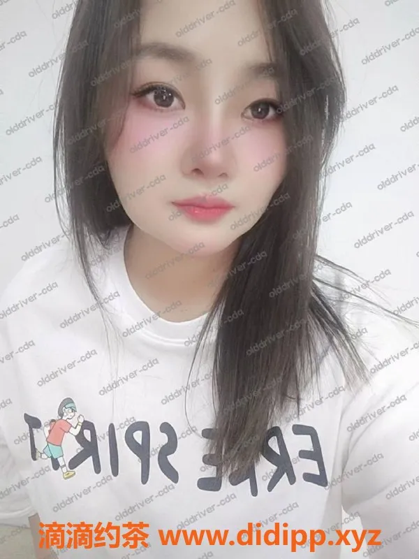 成都楼凤-武侯区清妍，158cm身高，700元鸳鸯浴