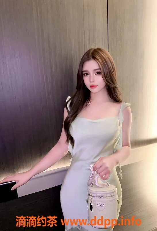 杭州楼凤-杭州中乌混血Lisa，性感尤物165cm D罩，1200元起