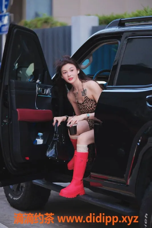 广州楼凤资源信息,天河明星，课费800起，超值体验等你来