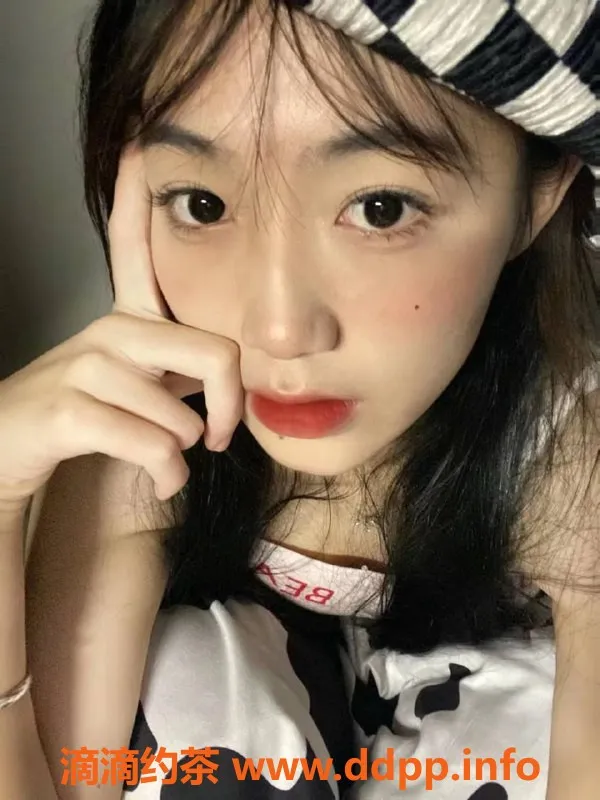 杭州楼凤-余杭糖糖，26岁身材匀称，体验绝妙玩乐