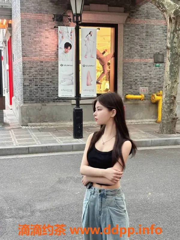 上海楼凤-小乖：浦东龙阳路 性感热情 900起