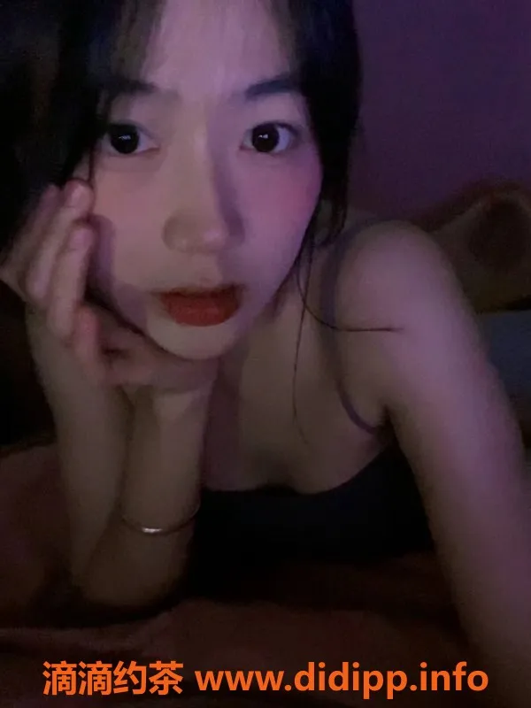 杭州楼凤-余杭糖糖，26岁身材匀称，体验绝妙玩乐